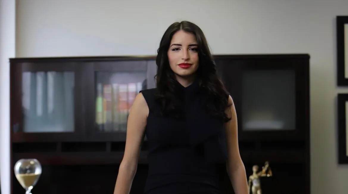 Madre y abogada: la administradora Karla Mercado Rivera cuenta su trayectoria